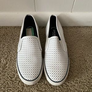 Size 8 never worn Sperry’s